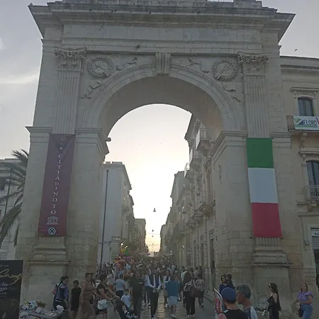 Vicol8netino Bed & Breakfast Noto